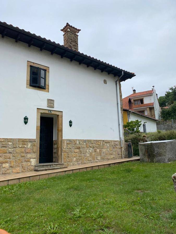 Location de vacances pour 4 personnes, avec Balcon et Terrasse ainsi que Jardin et Vue dans Tazones