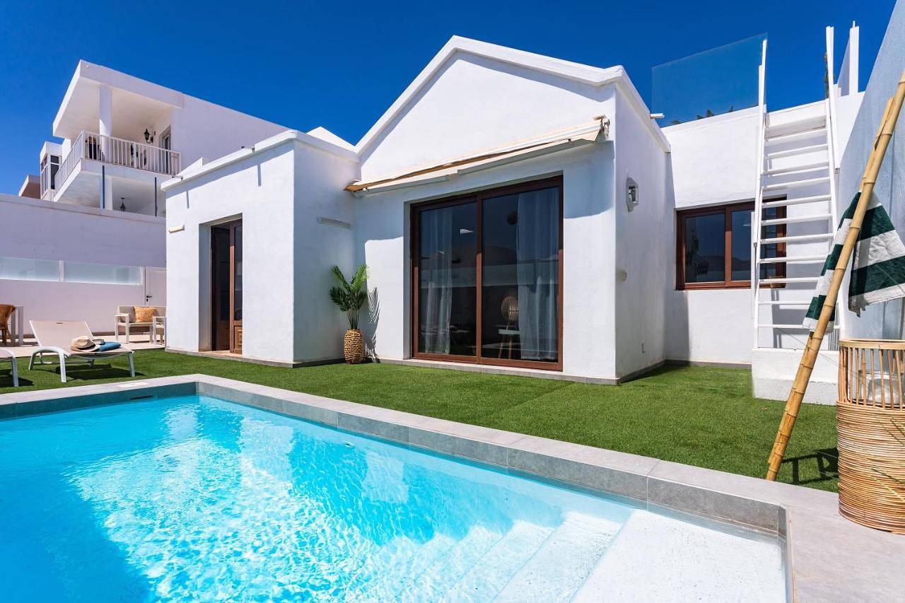 Three-Bedroom Villa in Playa Honda, Arrecife