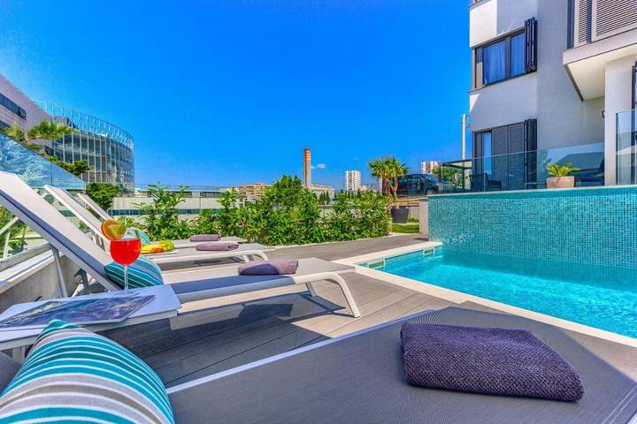 Maison d’hôte pour 3 personnes, avec jardin ainsi que piscine et vue à Split - 3