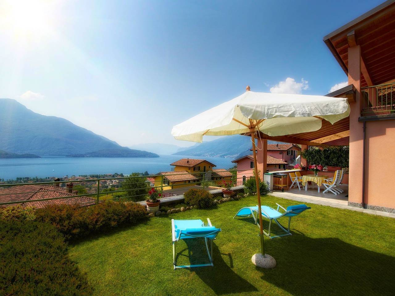 Ganze Wohnung, Türkisfarbenes Haus mit fantastischer Aussicht in Vercana, Gemeinde Vercana