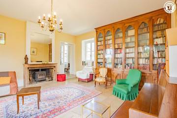 Gîte pour 12 Personnes dans Azé (Saône-et-Loir), Région de Mâcon, Photo 2