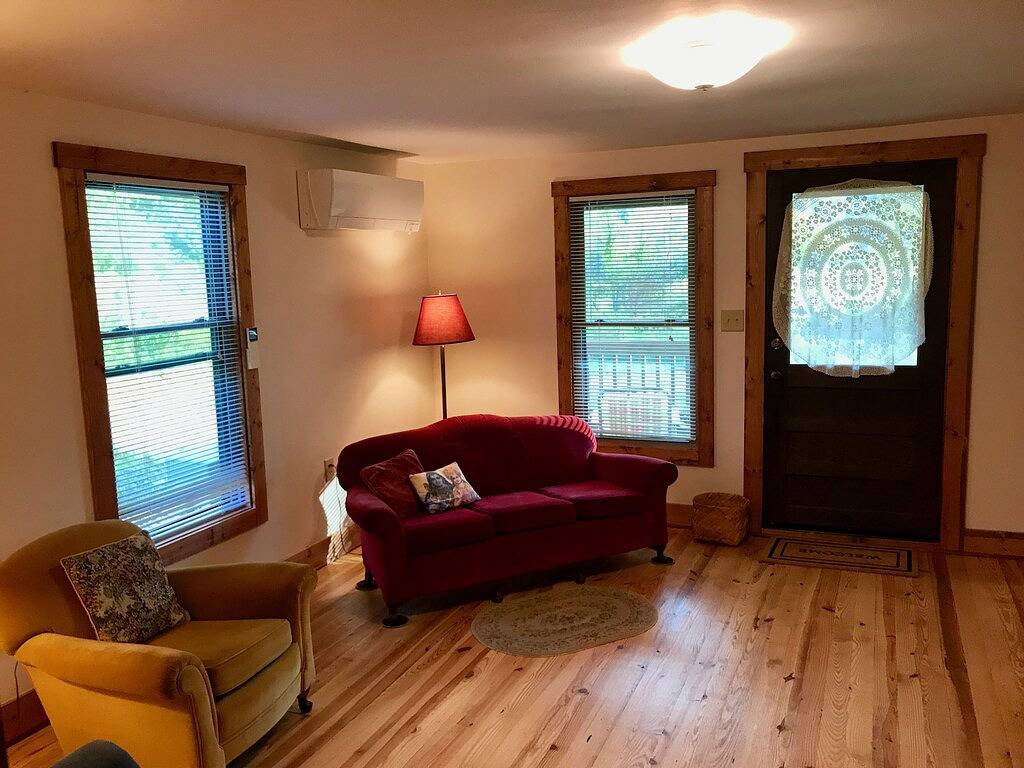 Rustikale, modernisierte Hütte im Herzen des Appalachenhochlands in Ashe County