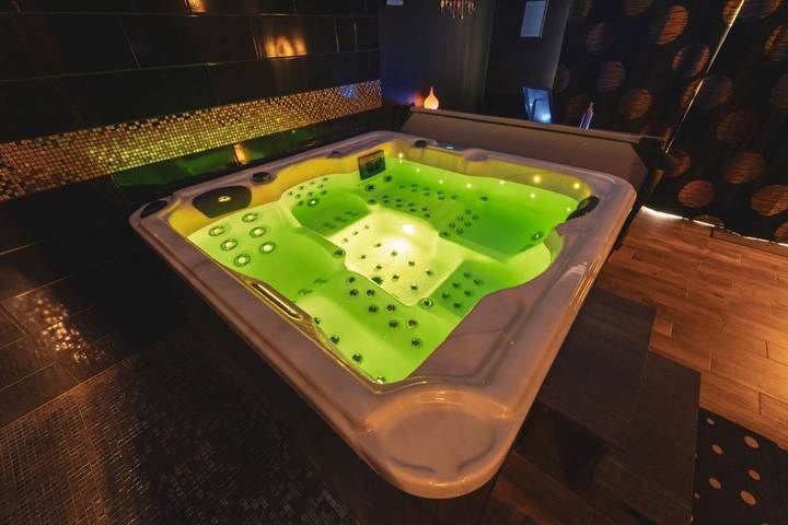 Hôtel pour 2 personnes, avec jacuzzi ainsi que sauna et terrasse à Valenciennes - 4