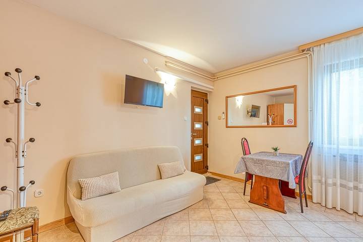 Ferienwohnung für 2 Personen, mit Balkon/Terrasse in Funtana - 2
