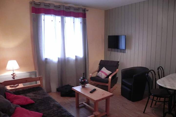 Gîte pour 4 personnes, avec Piscine dans Office De Tourisme Du Lioran Et Des Vallees - 4