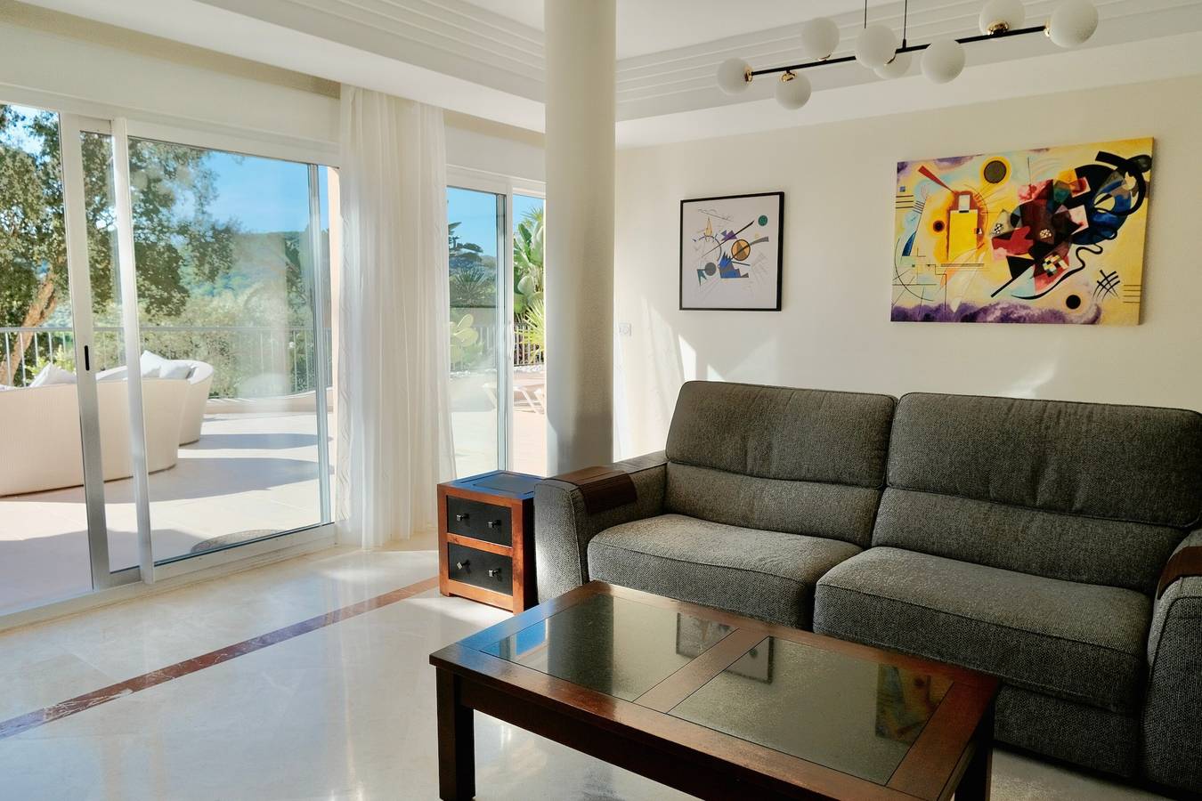 Appartement entier, Appartement 'San Roque Golf' avec vue montagne, Wi-Fi et climatisation in San Roque Club, San Roque