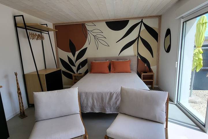 Gîte pour 2 personnes, avec piscine à La Gripperie-Saint-Symphorien - 2