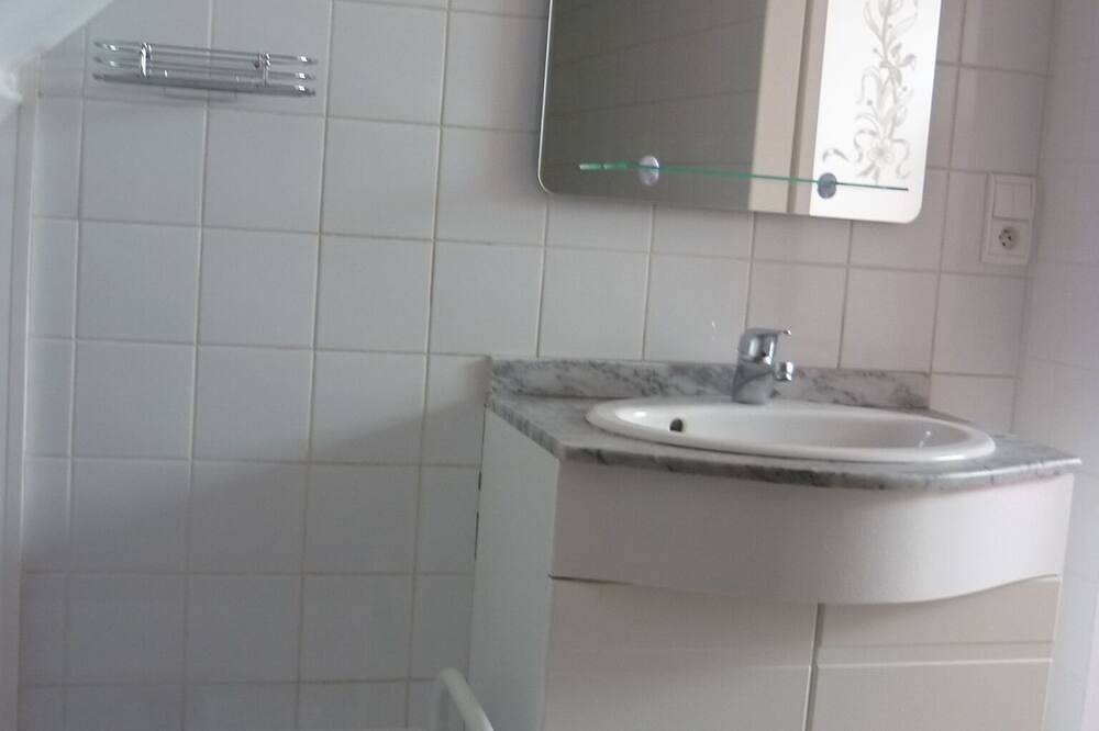Ganze Wohnung, 2-storey house in Coutevroult, Seine-et-Marne