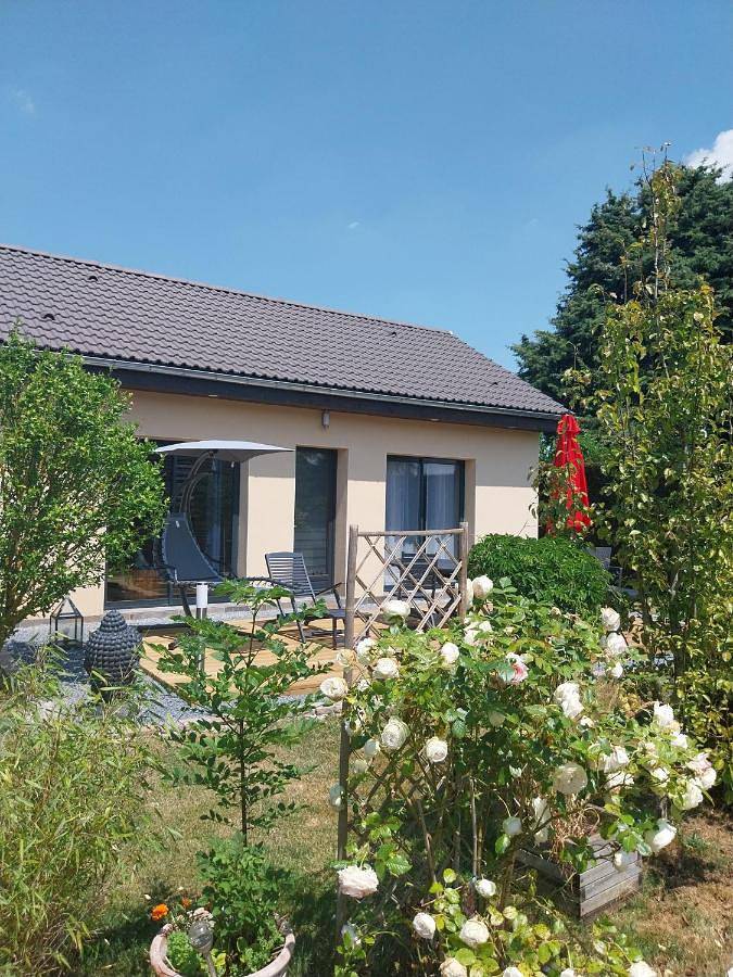 Location de vacances pour 2 personnes, avec Jacuzzi ainsi que Terrasse et Jardin à Montigny-le-Chartif