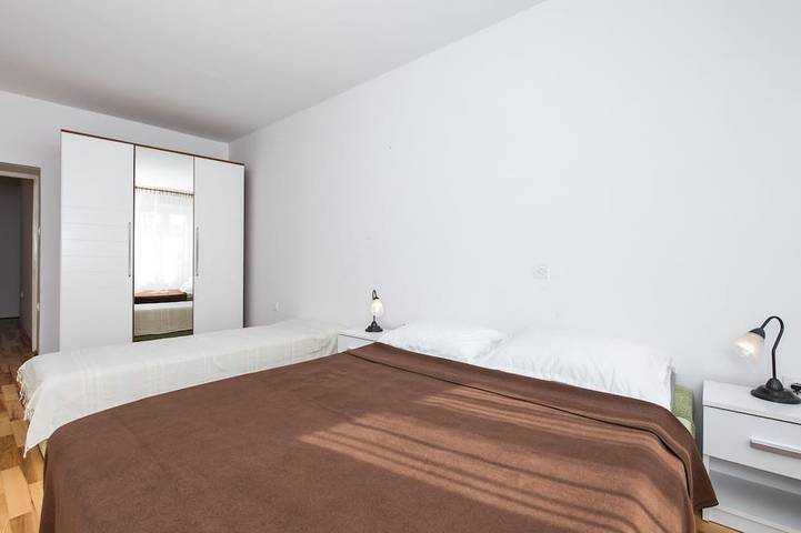Entire apartment, Two bedroom apartment near beach Baška, Krk in Vela plaža, Baska
