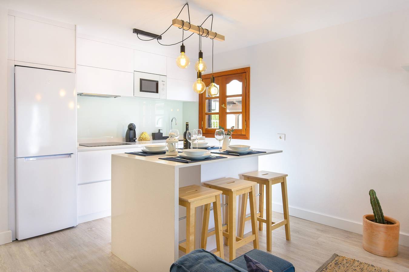 Entire apartment, Stylish Holiday Apartment "Vela" Close to the Beach with Wi-Fi & Terrace in Honda Beach, San Bartolomé