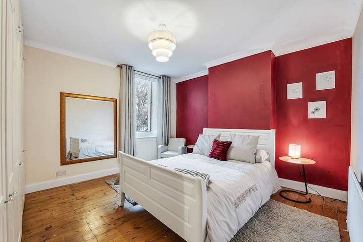 Apartamento entero, Spacious Private Apartment in Central Dartford with Free Parking. Tfl Zone 6 in Dartford, Kent