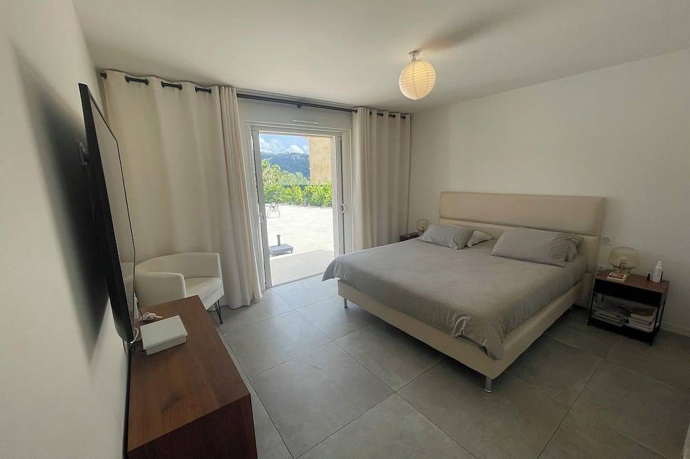 Villa Belle Vue in Carros, Cannes region