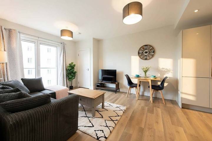 Apartment for 2 people, with Garden in Crawley