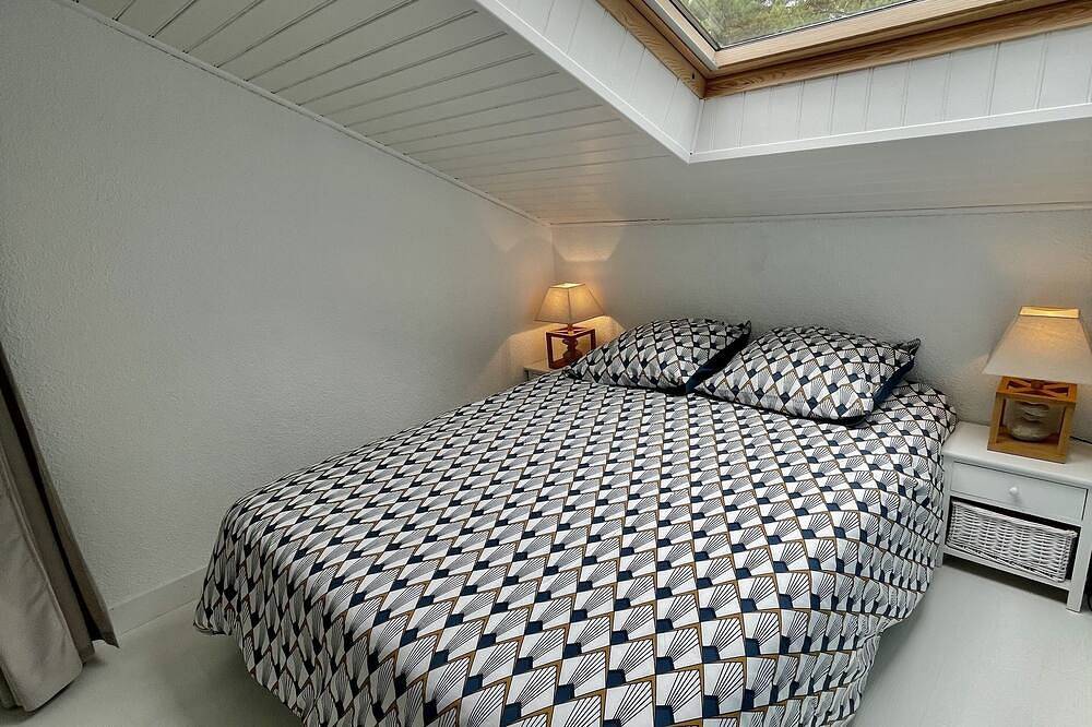 Villa avec piscine & prestations hotelières (linge de lit & de toilette, Wifi,). in Lacanau Ocean, Lacanau