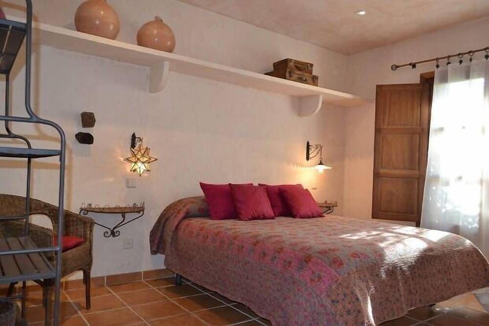 Casa rural Dalt La Figuera para 10+2 personas (alquiler íntegro) in Espirdo, Provincia de Segovia