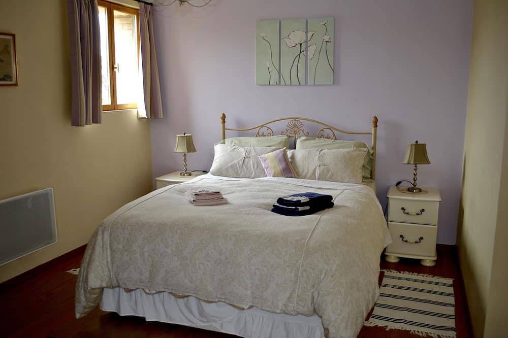 Une merveilleuse maison de vacances loin de la maison - et un grand jardin pour toute la famille in Sainteny, Côte de la Déroute