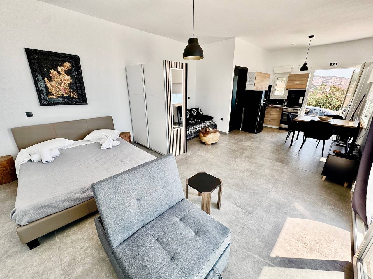 Estúdio inteiro, Estúdio 'Theasea' com jardim privado, Wi-Fi e ar condicionado in Tinos