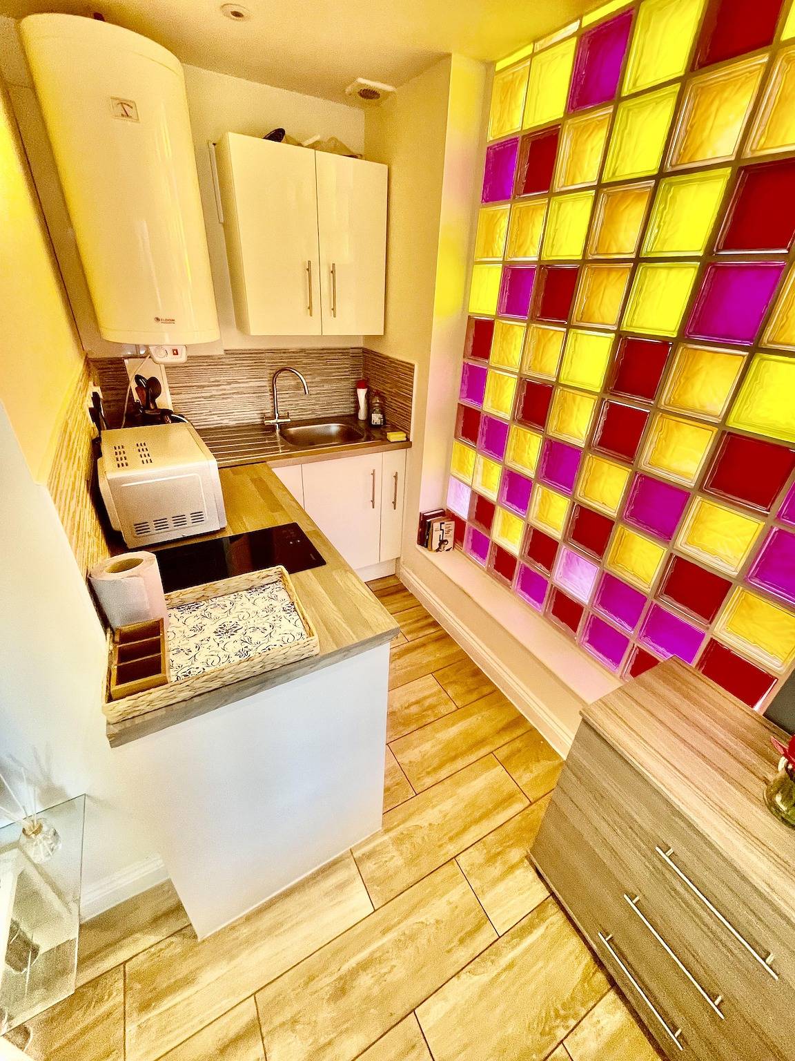 Estudio entero, 1 Bed Studio - Sleeps 2 - Parking - Wifi in Market Ward, Cambridge