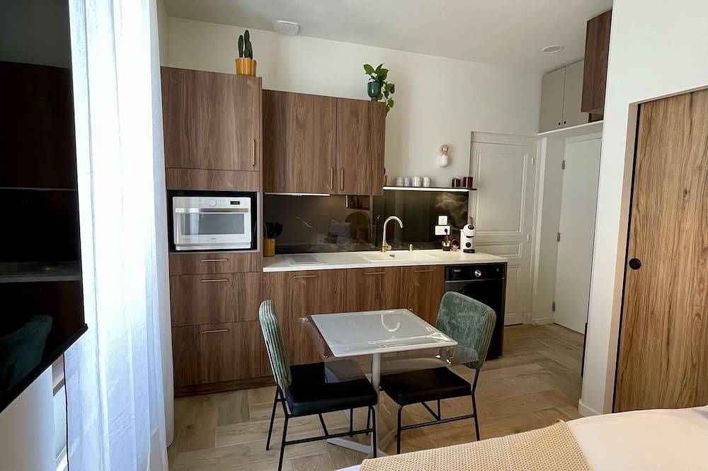 Entire apartment, Studio-Deluxe-Private Bathroom in Vichy, Vichy region