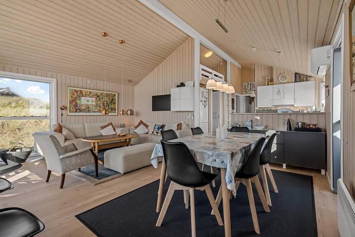 Gepflegtes Ferienhaus mit Blick auf die schöne Dünenlandschaft in Ringkøbing, Holmsland Klit