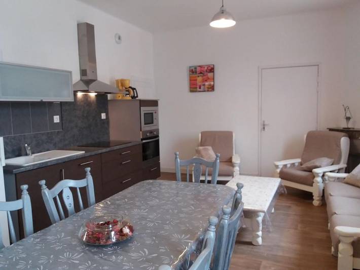 Location de vacances pour 6 personnes, avec jardin à Lathus-Saint-Rémy - 2