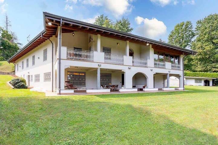Agriturismo per 14 persone, con balcone e giardino in Provincia di Novara
