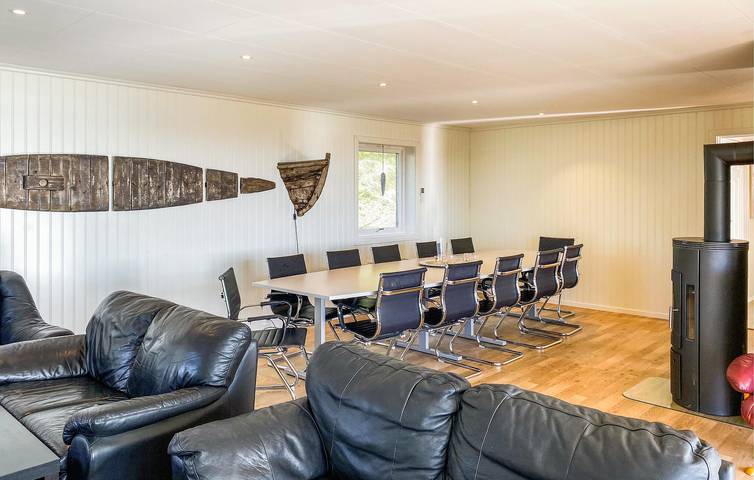 Ferienhaus für 13 Personen mit Terrasse in Frøya