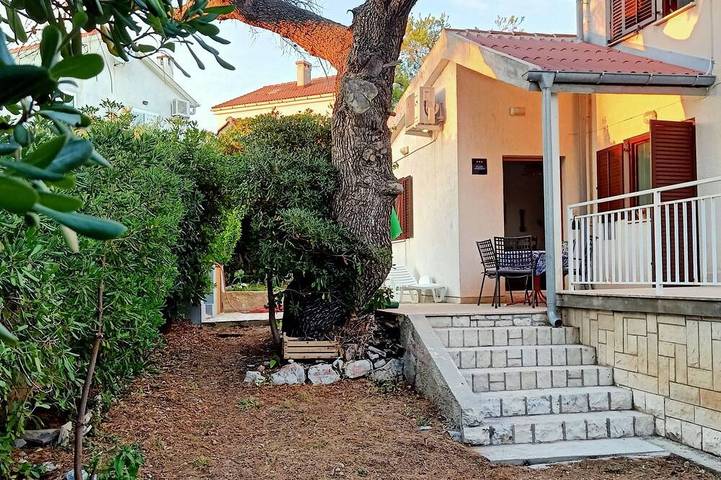 Ferienwohnung für 3 Personen, mit Garten