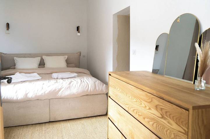 Gîte pour 16 personnes, avec jacuzzi et jardin à Montbazin - 2