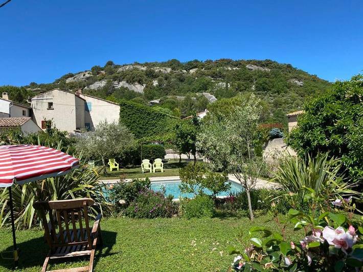 Location de vacances pour 2 personnes, avec vue ainsi que jardin et piscine, animaux acceptés à Venasque - 3
