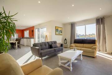 Gîte pour 10 personnes, avec jacuzzi ainsi que jardin et terrasse, animaux acceptés à Erdeven