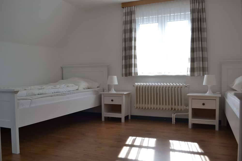 Reetdachhaus in Strandnähe mit großem Garten für 8 Personen in Böhl (St. Peter-Ording), St. Peter-Ording