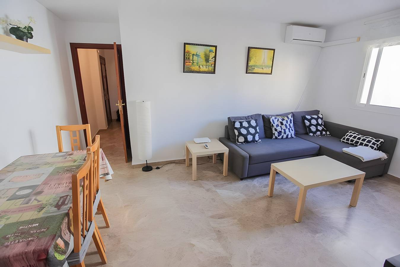 Entire apartment, Apartment 'A 2 Min De La Playa, El Palo' with Wi-Fi and Air Conditioning in Playa del Palo, Malaga