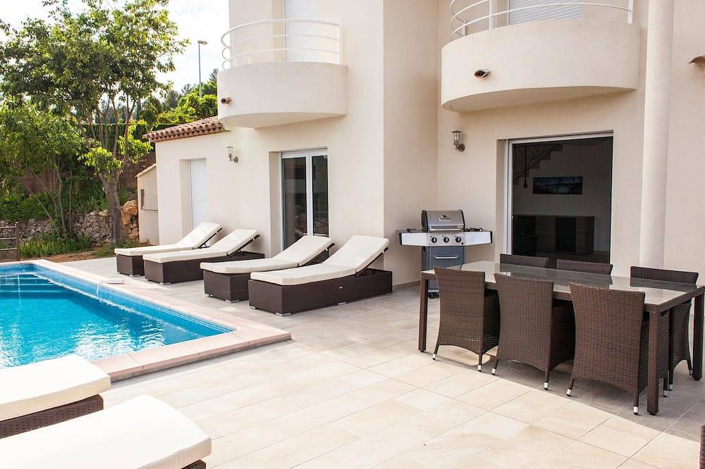 Villa nueva con piscina infinita 3 suites, grandes comodidades, vista panorámica in Montfort-sur-Argens, Región Brignoles