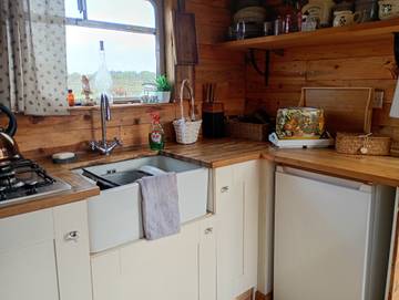 Glamping for 3 People in Denmead, Hampshire, Photo 1