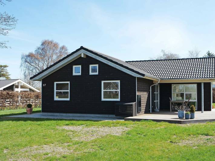 Ferienhaus für 10 Personen, mit Whirlpool und Garten sowie Terrasse, kinderfreundlich in Øster Hurup - 2