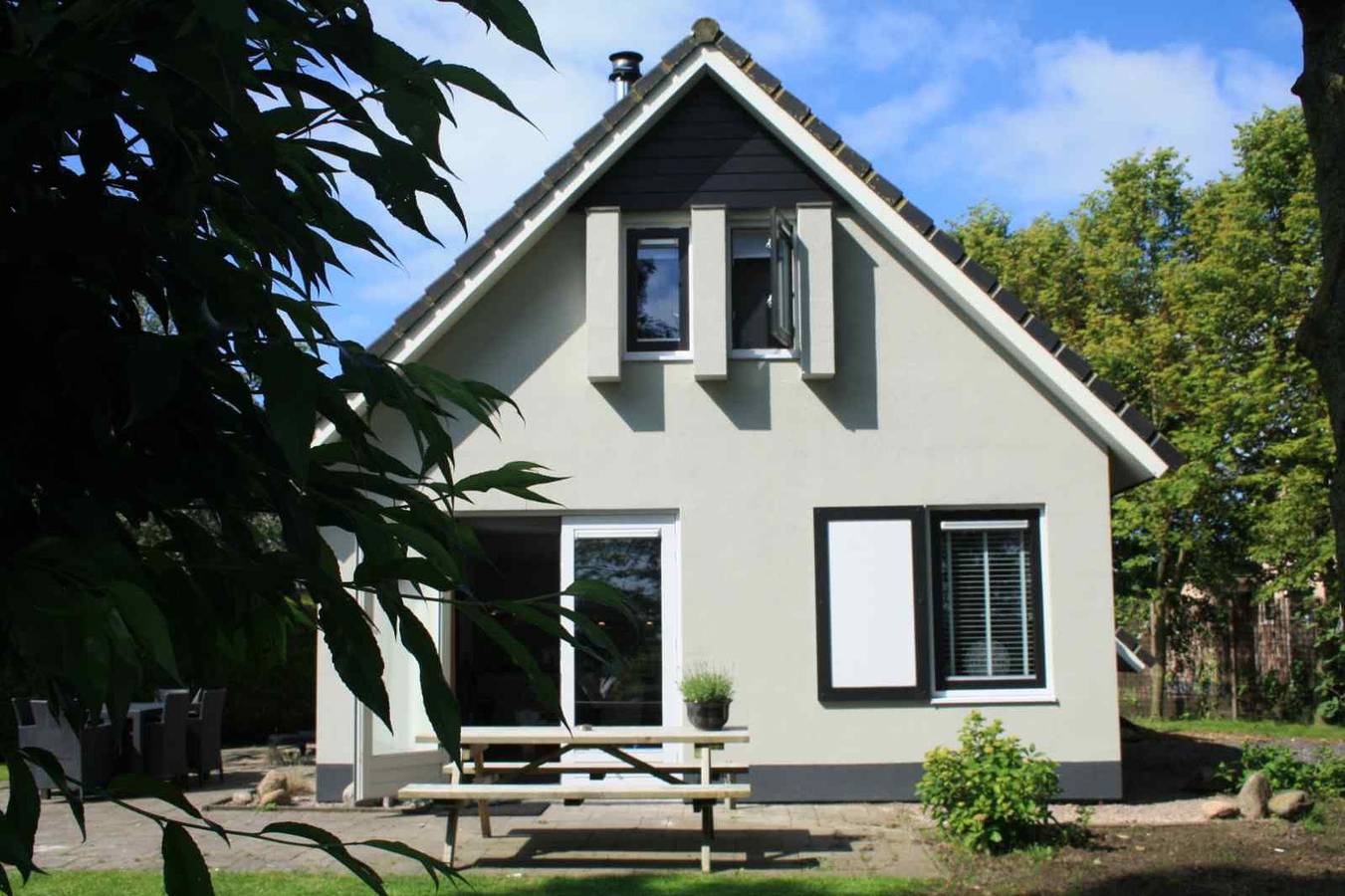 Beautiful 6 person holiday home near the Wadden Sea. in Franekeradeel, North Sea Netherlands