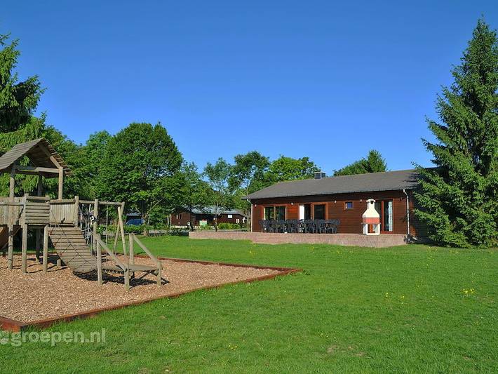 Location de vacances pour 18 personnes, avec Balcon/Terrasse ainsi que Terrasse et Sauna à Houyet
