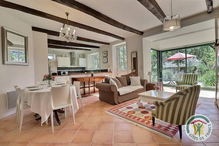 Gîte pour 6 personnes, avec jardin à La Ville-ès-Nonais - 2