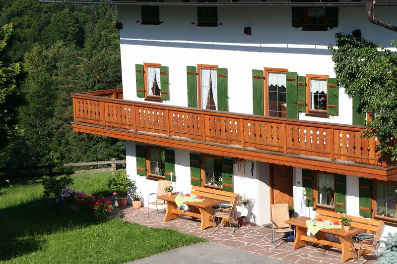 Knotzenlehen - Doppelzimmer Nr. 1, Dusche/Wc, Balkon, 26 qm, W-Lan, Schlafcouch, Nichtraucher in Hintersee, Ramsau bei Berchtesgaden