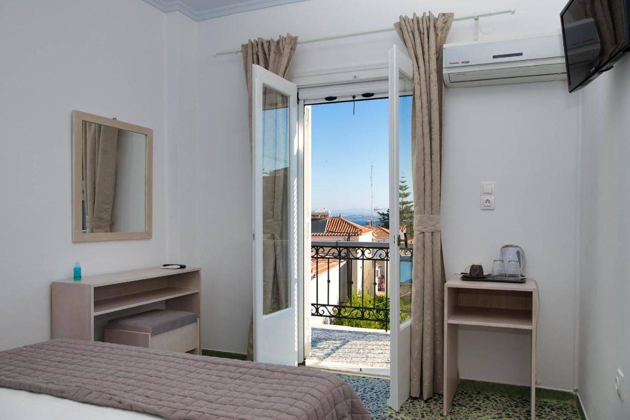 Maison d’hôte pour 5 personnes avec terrasse in Spetses Ville, Spetses