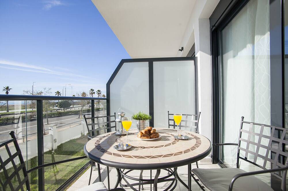 Entire apartment, Exterior Apartment Cx3Jx in Castelldefels, Baix Llobregat