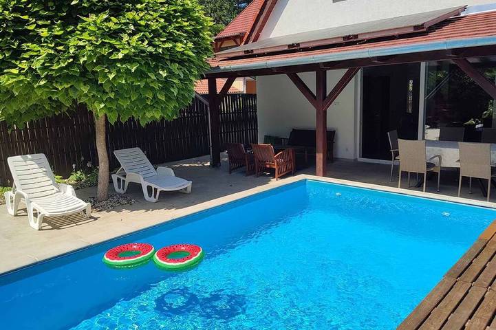 Ferienhaus für 10 Personen, mit Garten