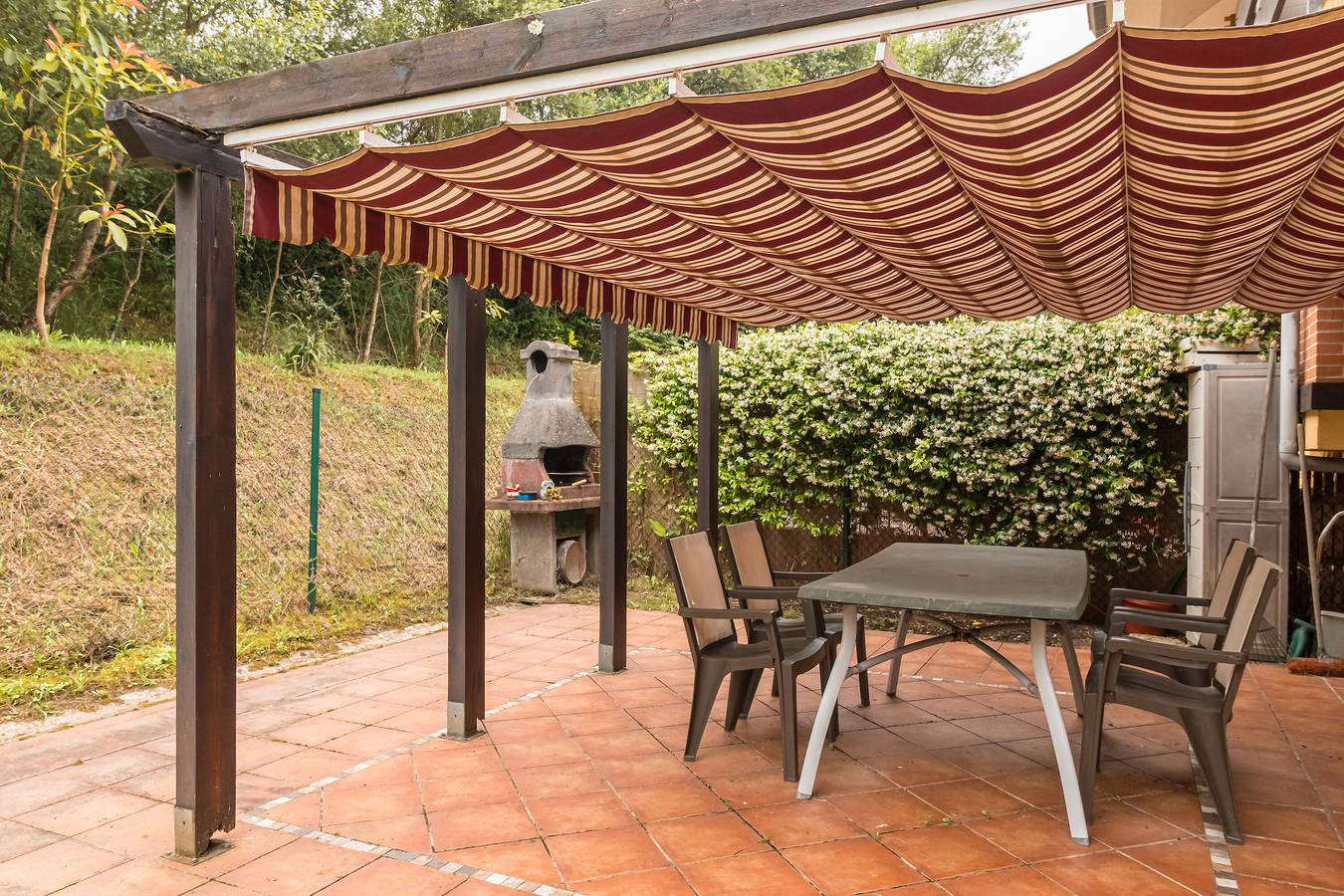 Ganze Wohnung, Ferienwohnung 'Con Jardín Privado' mit Bergblick, privatem Garten und Wi-Fi in Pesués, Val de San Vicente