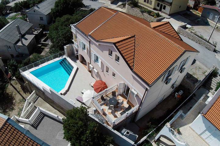 Apartament wakacyjny dla 4 osób, z ogród w Karlobag