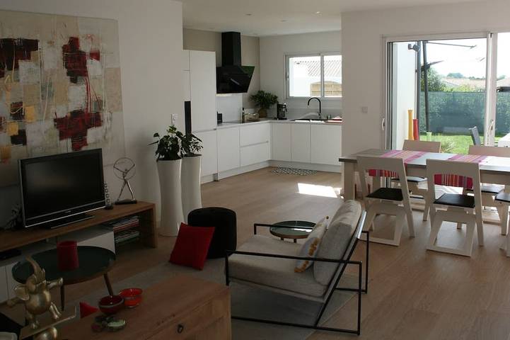 Location de vacances pour 2 personnes, avec Terrasse et Jardin à Thairé
