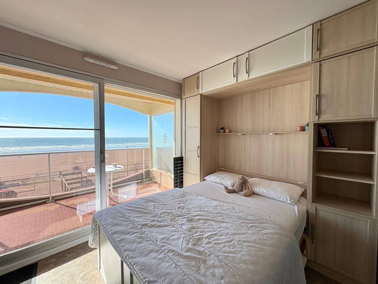 Ganzes Studio, Komfortables Studio mit Meerblick und privatem Parkplatz in Saint-Jean-de-Monts, Vendée