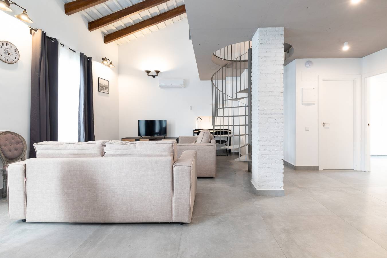 Entire apartment, Belmar Apartments 5 in Valencia City Centre, Valencia