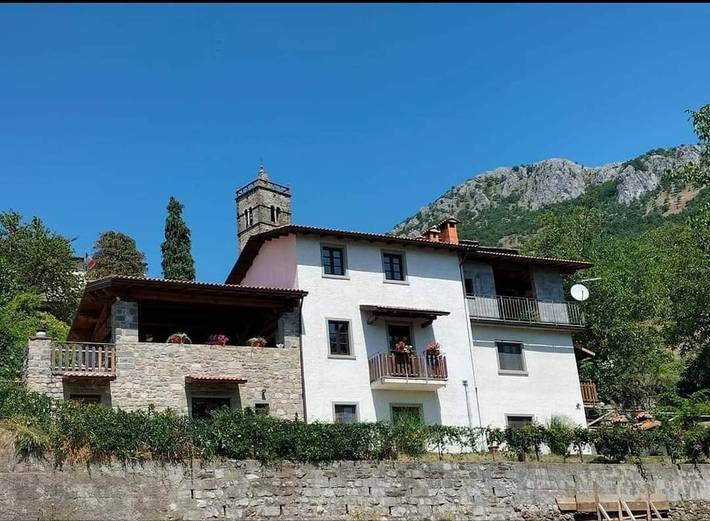 Villa per 6 persone, con Balcone e Terrazza nonché Giardino e Piscina in Garfagnana